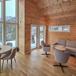 2 Bedroom Lovely In Bjordal * Hogvær