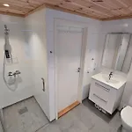 2 Bedroom Lovely In Bjordal Feriehus Hogvær
