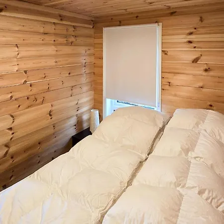 2 Bedroom Lovely In Bjordal *
